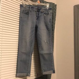 Modern cuffed crop jeans